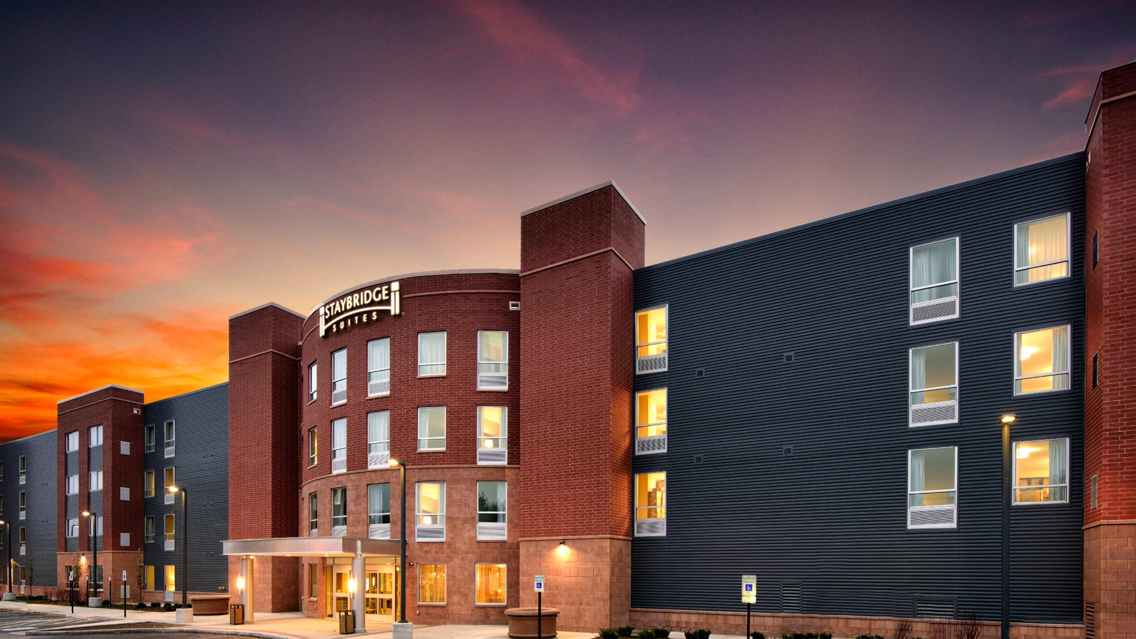 Staybridge Suites Marquette By Ihg Eksteriør billede