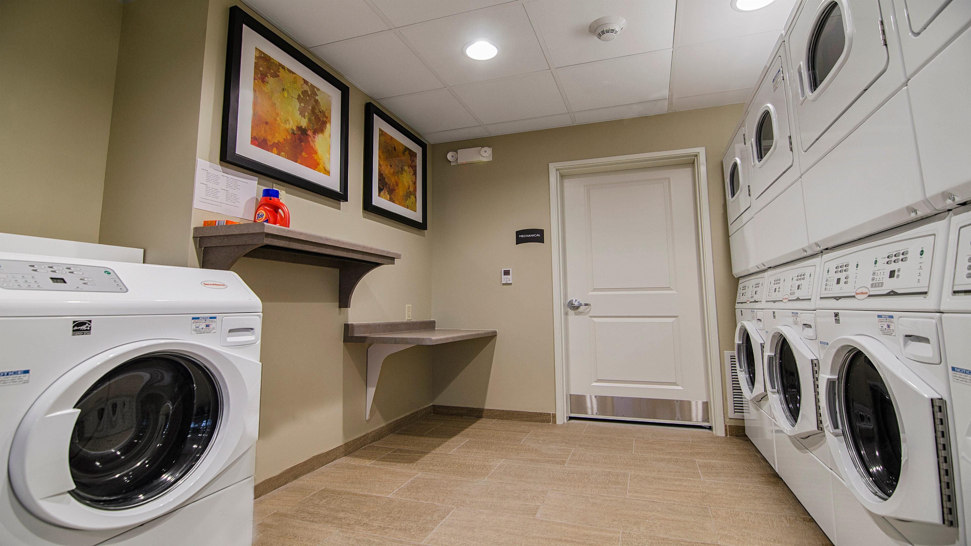 Staybridge Suites Marquette By Ihg Eksteriør billede
