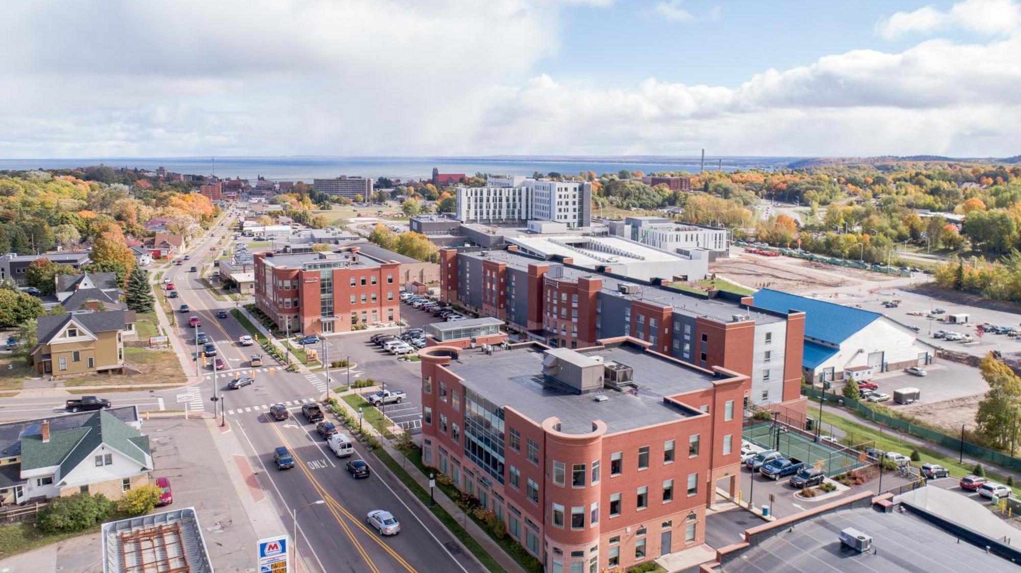 Staybridge Suites Marquette By Ihg Eksteriør billede